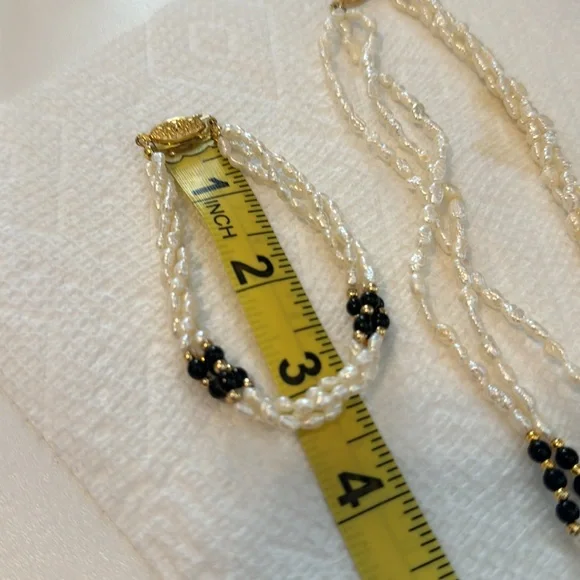 🎉 HP! Gorgeous Seed Pearl Necklace and Bracelet Set 🎉 - Picture 3 of 3